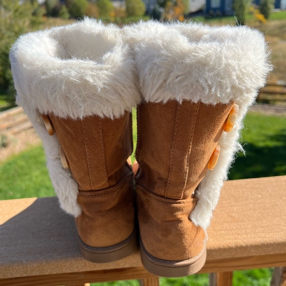 SO Fur Boots size 4 - Picture 2 of 6